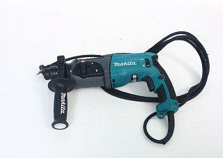 Перфоратор МАКIТА  HR2470  (SDS+,3реж,780Вт,0-4500у\м,2.7Дж,2.6кг,чем,защита от пыли )